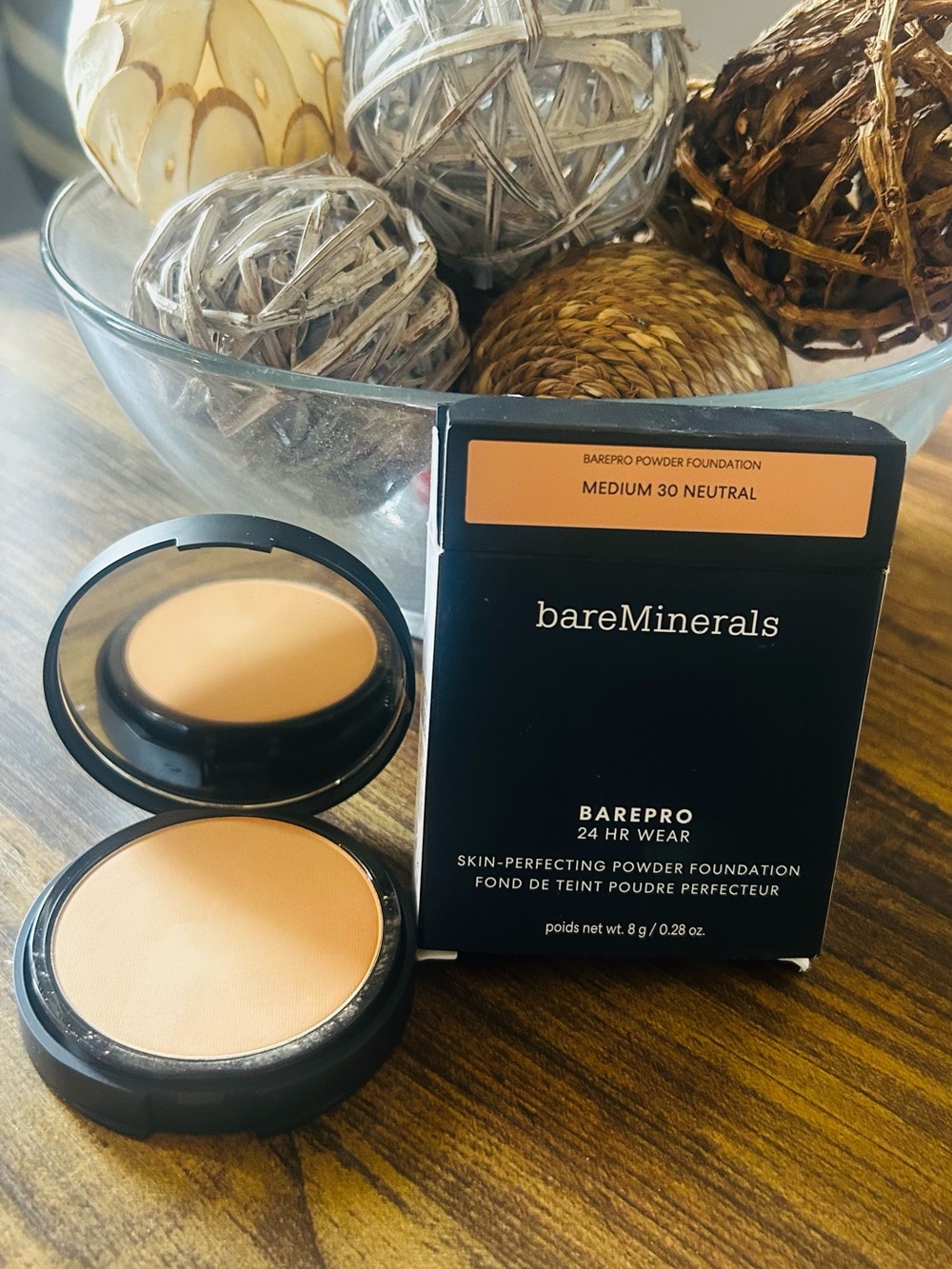 bareMinerals BarePro Powder Foundation - Medium 30 Neutral (Cream/Tan)